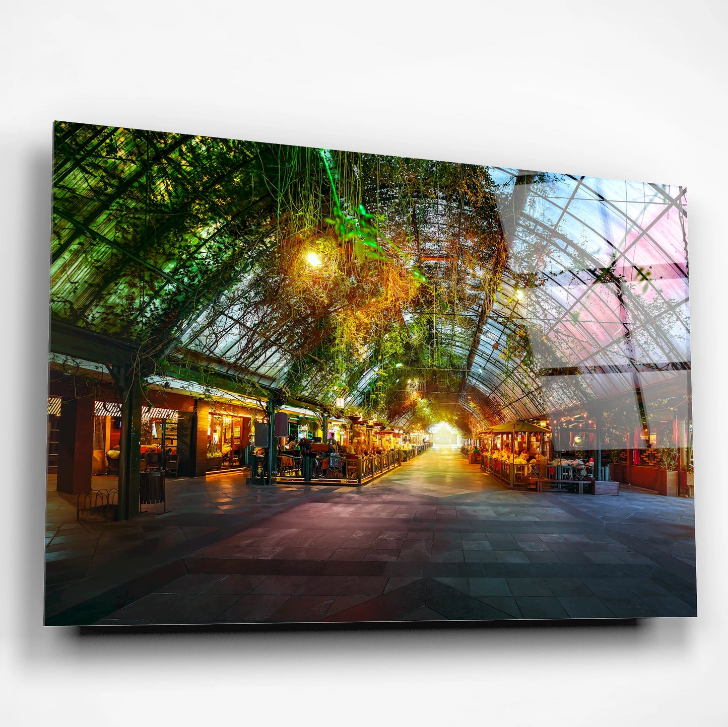 Rua Coberta Radiance – Gramado, Brazil Glass Art